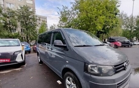 Volkswagen Caravelle T5, 2013 год, 2 500 000 рублей, 2 фотография