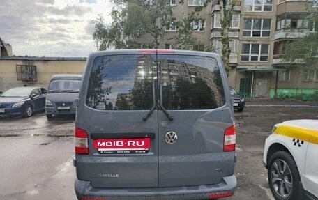 Volkswagen Caravelle T5, 2013 год, 2 500 000 рублей, 13 фотография