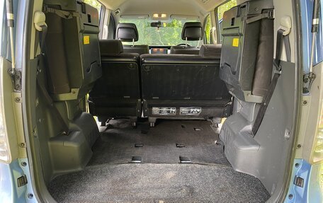 Toyota Voxy II, 2008 год, 1 180 000 рублей, 21 фотография