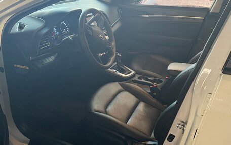 Hyundai Avante, 2019 год, 1 995 000 рублей, 3 фотография