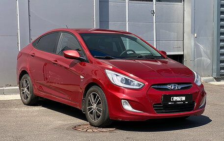Hyundai Solaris II рестайлинг, 2013 год, 730 000 рублей, 3 фотография