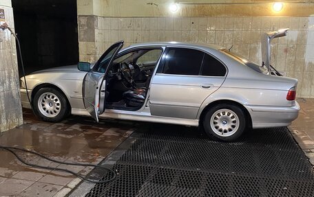 BMW 5 серия, 2001 год, 720 000 рублей, 10 фотография