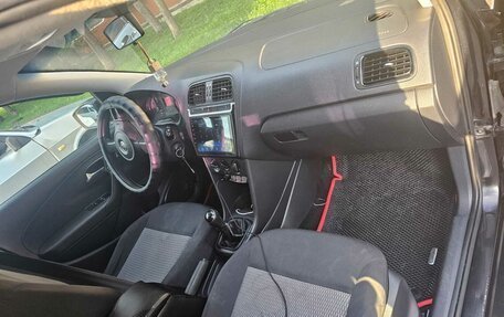 Volkswagen Polo VI (EU Market), 2012 год, 800 000 рублей, 13 фотография