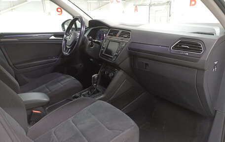 Volkswagen Tiguan II, 2017 год, 2 122 950 рублей, 11 фотография