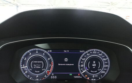 Volkswagen Tiguan II, 2017 год, 2 122 950 рублей, 13 фотография