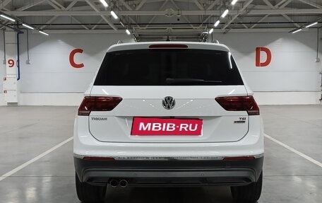 Volkswagen Tiguan II, 2017 год, 2 122 950 рублей, 6 фотография