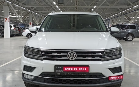Volkswagen Tiguan II, 2017 год, 2 122 950 рублей, 2 фотография