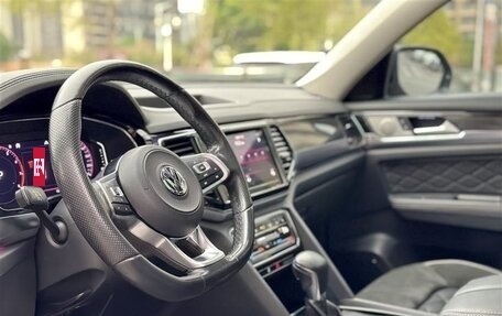 Volkswagen Teramont I, 2021 год, 3 000 000 рублей, 17 фотография