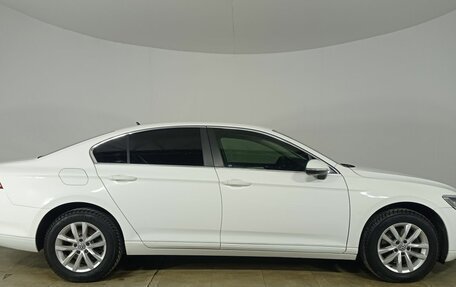 Volkswagen Passat B8 рестайлинг, 2018 год, 1 699 000 рублей, 4 фотография