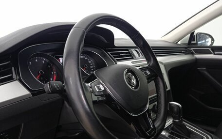 Volkswagen Passat B8 рестайлинг, 2018 год, 1 699 000 рублей, 13 фотография