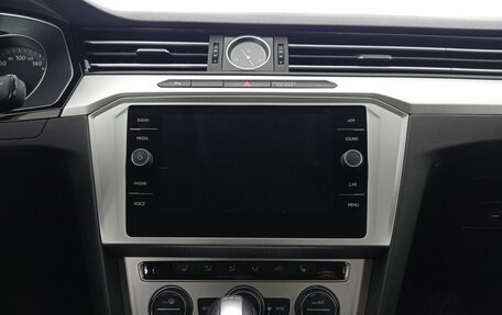 Volkswagen Passat B8 рестайлинг, 2018 год, 1 699 000 рублей, 12 фотография