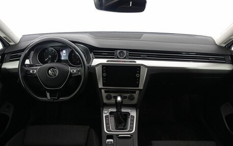 Volkswagen Passat B8 рестайлинг, 2018 год, 1 699 000 рублей, 11 фотография