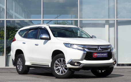 Mitsubishi Pajero Sport III рестайлинг, 2017 год, 2 488 000 рублей, 3 фотография