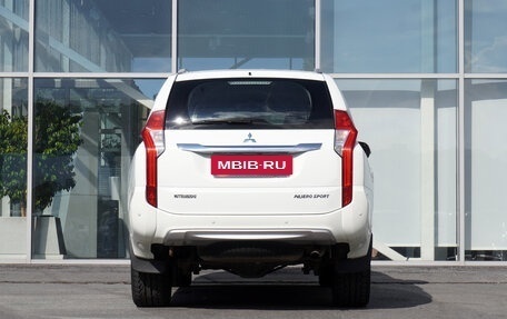 Mitsubishi Pajero Sport III рестайлинг, 2017 год, 2 488 000 рублей, 6 фотография