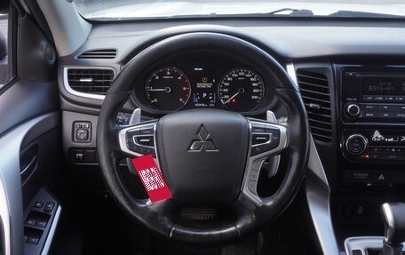 Mitsubishi Pajero Sport III рестайлинг, 2017 год, 2 488 000 рублей, 12 фотография