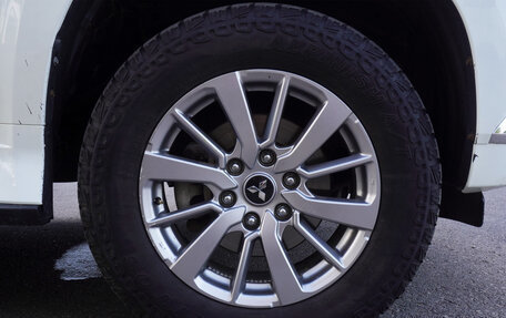 Mitsubishi Pajero Sport III рестайлинг, 2017 год, 2 488 000 рублей, 26 фотография