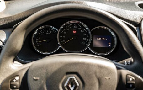 Renault Logan II, 2018 год, 650 000 рублей, 17 фотография