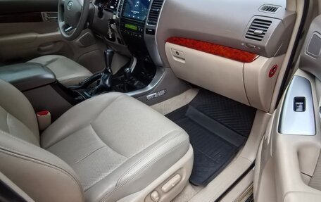 Toyota Land Cruiser Prado 120 рестайлинг, 2006 год, 1 850 000 рублей, 30 фотография
