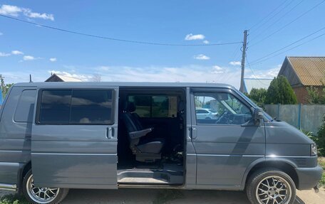 Volkswagen Transporter T4, 2000 год, 1 600 000 рублей, 3 фотография