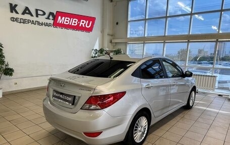 Hyundai Solaris II рестайлинг, 2011 год, 850 000 рублей, 2 фотография