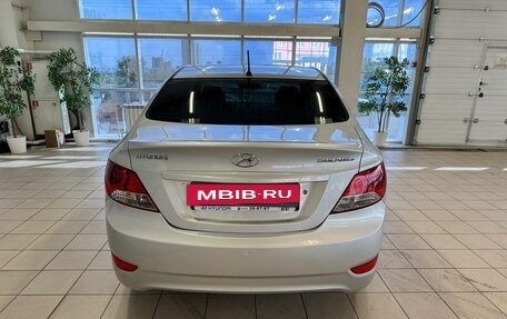 Hyundai Solaris II рестайлинг, 2011 год, 850 000 рублей, 4 фотография