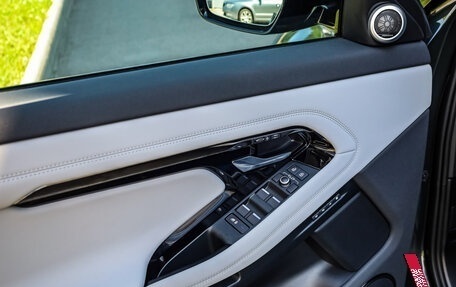Land Rover Range Rover Evoque II, 2025 год, 6 500 000 рублей, 30 фотография