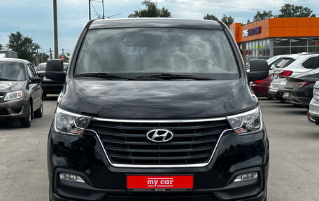 Hyundai Grand Starex Grand Starex I рестайлинг 2, 2020 год, 3 990 000 рублей, 2 фотография