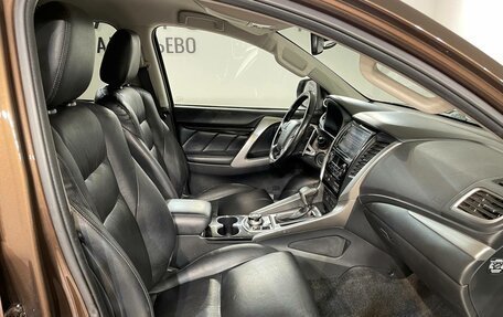 Mitsubishi Pajero Sport III рестайлинг, 2018 год, 2 699 000 рублей, 14 фотография