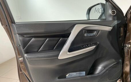 Mitsubishi Pajero Sport III рестайлинг, 2018 год, 2 699 000 рублей, 18 фотография