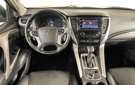 Mitsubishi Pajero Sport III рестайлинг, 2018 год, 2 699 000 рублей, 15 фотография