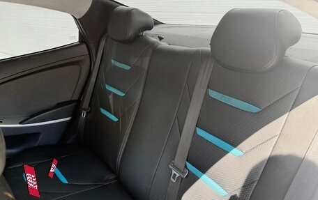 Hyundai Solaris II рестайлинг, 2011 год, 775 000 рублей, 9 фотография