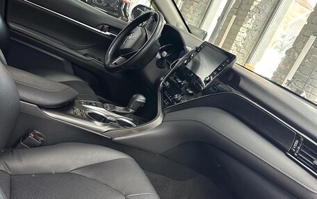 Toyota Camry, 2022 год, 3 500 000 рублей, 10 фотография