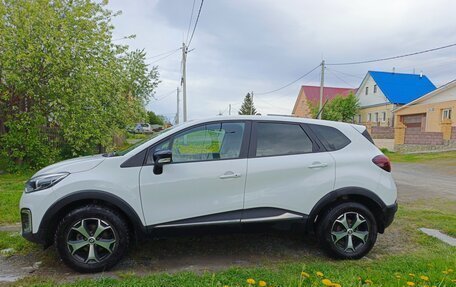 Renault Kaptur I рестайлинг, 2022 год, 1 600 000 рублей, 3 фотография
