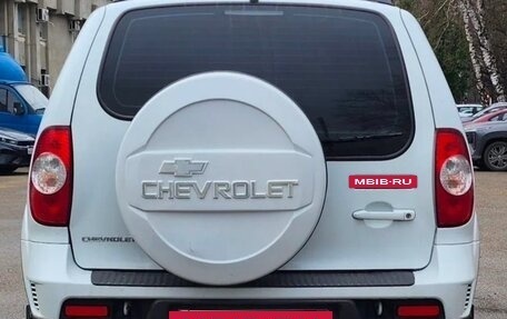 Chevrolet Niva I рестайлинг, 2015 год, 810 000 рублей, 3 фотография