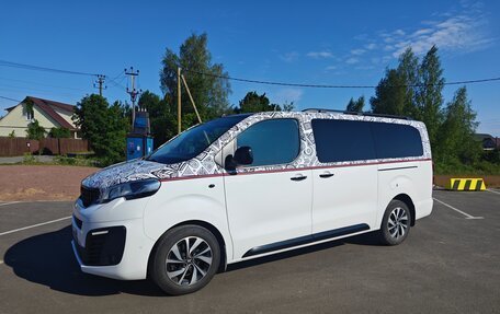 Peugeot Traveller I, 2021 год, 3 920 000 рублей, 16 фотография
