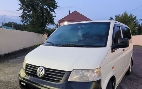 Volkswagen Transporter T5 рестайлинг, 2004 год, 800 000 рублей, 3 фотография