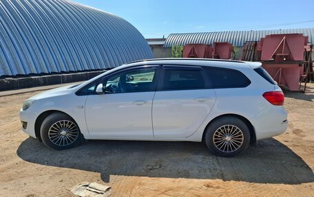 Opel Astra J, 2014 год, 820 000 рублей, 2 фотография