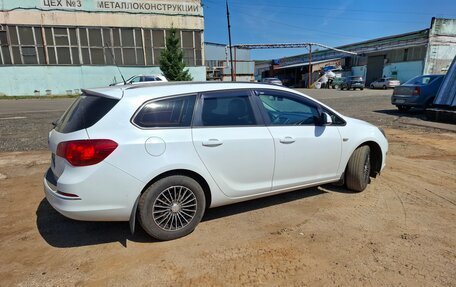 Opel Astra J, 2014 год, 820 000 рублей, 3 фотография