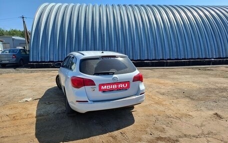 Opel Astra J, 2014 год, 820 000 рублей, 4 фотография
