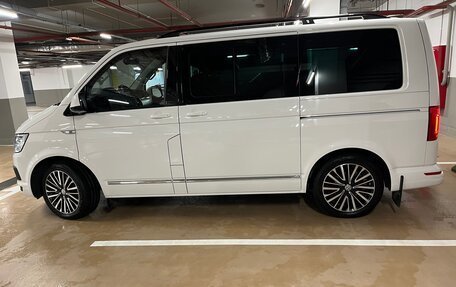 Volkswagen Multivan T6 рестайлинг, 2018 год, 4 500 000 рублей, 2 фотография
