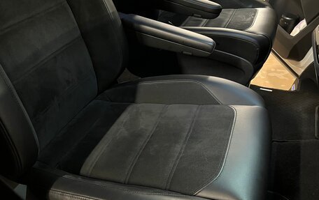 Volkswagen Multivan T6 рестайлинг, 2018 год, 4 500 000 рублей, 19 фотография