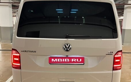 Volkswagen Multivan T6 рестайлинг, 2018 год, 4 500 000 рублей, 4 фотография