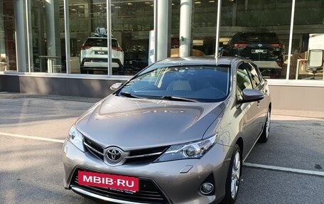 Toyota Auris II, 2014 год, 1 200 000 рублей, 2 фотография
