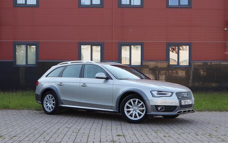 Audi A4, 2015 год, 2 000 000 рублей, 4 фотография