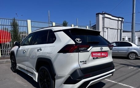 Toyota RAV4, 2020 год, 3 555 000 рублей, 4 фотография