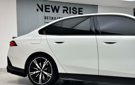 BMW 5 серия, 2023 год, 6 600 000 рублей, 11 фотография