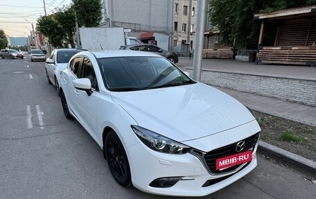 Mazda 3, 2018 год, 1 990 000 рублей, 4 фотография