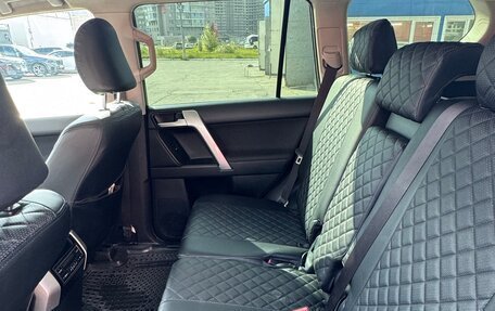 Toyota Land Cruiser Prado 150 рестайлинг 2, 2018 год, 4 300 000 рублей, 7 фотография