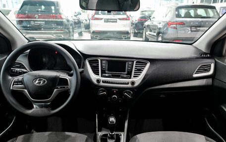 Hyundai Solaris II рестайлинг, 2019 год, 899 000 рублей, 17 фотография