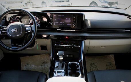 KIA Carnival, 2021 год, 3 350 000 рублей, 18 фотография
